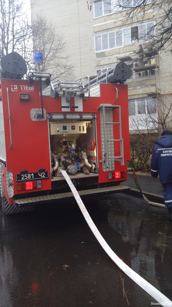 Пожежа на Соборності: у квартирі була дитина. ОНОВЛЕНО. ВІДЕО. ФОТО