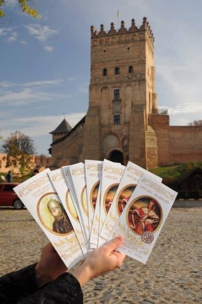 На вулицях Луцька можна дізнатися про тих, хто творив історію міста. ФОТО