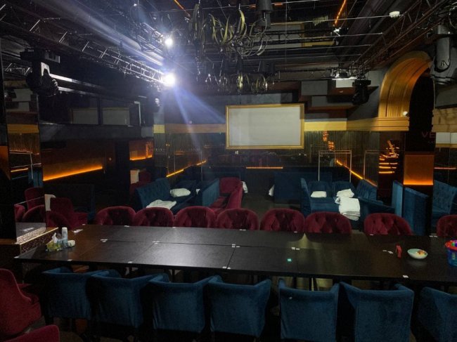 Як працює безкоштовний прихисток у луцькому нічному клубі «Версаль». ФОТО