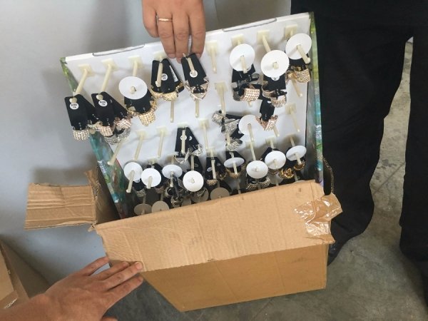 На «Ягодині» виявили контрабандний одяг на 700 тисяч гривень. ФОТО. ВІДЕО