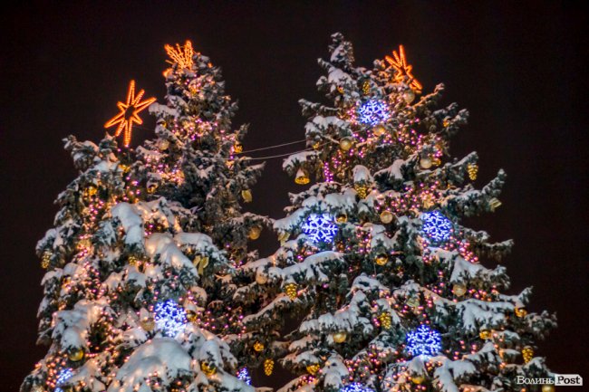 У Луцьку урочисто засвітили головну ялинку міста. ФОТО