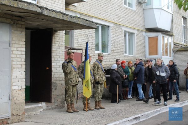 У Нововолинську провели в останню путь загиблого Героя. ФОТО