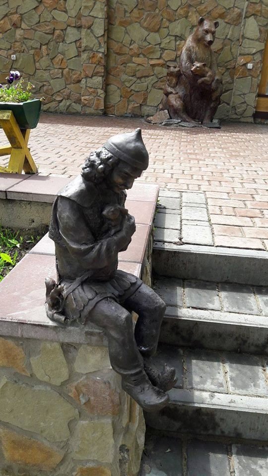 У Луцькому зоопарку з'явився кликун. ФОТО