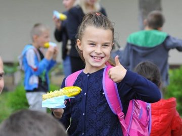 Кавуни, баклажани, перчики: у Луцькому зоопарку зібрали городину, яку садили діти. ФОТО