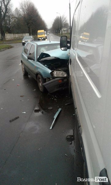 У ДТП на Ківерцівській постраждало троє людей. ФОТО