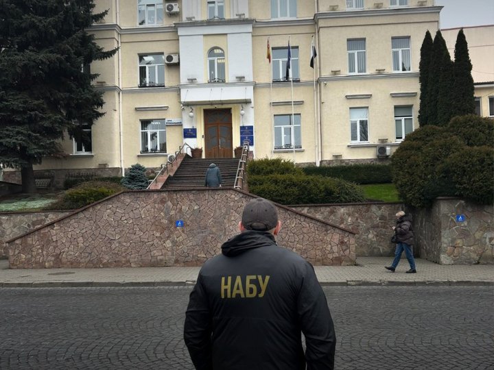 Хабар у $30 тисяч за забудову: НАБУ викрило ще одного учасника схеми в Луцьку