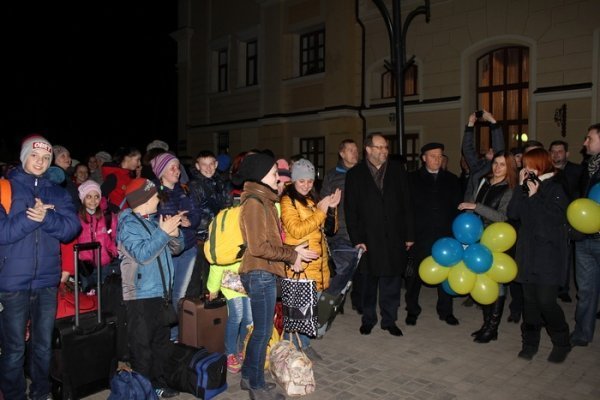 До Луцька прибули діти з Волновахи. ФОТО
