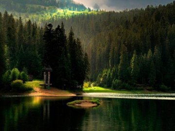 Найкрасивіше озеро України на межі екологічної катастрофи. ФОТО