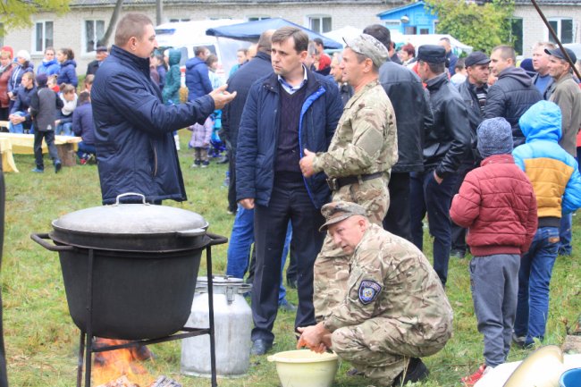 Реконструкція бою та щемливі пісні: фестиваль «Криївка Перця» у фото