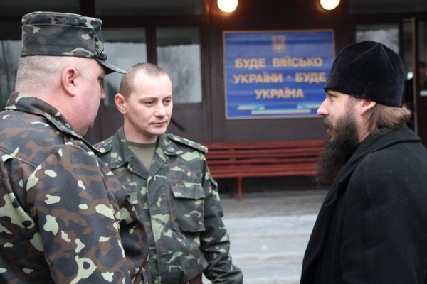 Волинські священики записуються добровольцями до війська. ФОТО