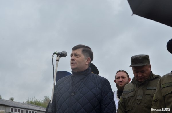 У Луцьку складали військову присягу під дощем