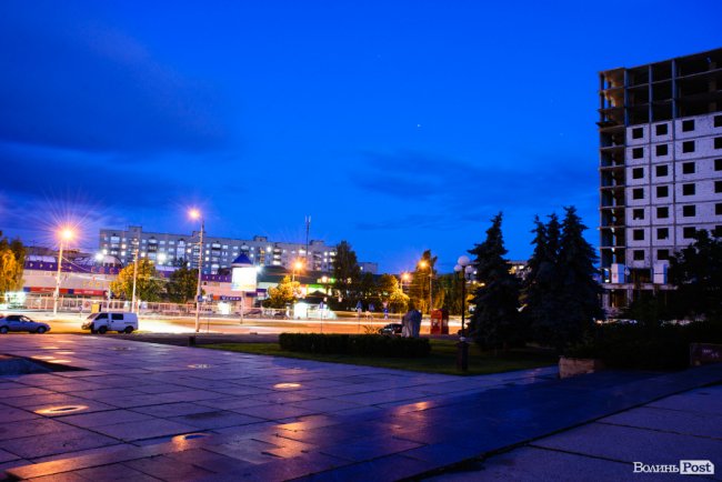 Магія світла: луцький фотограф поділився запохлюючими світлинами нічного міста