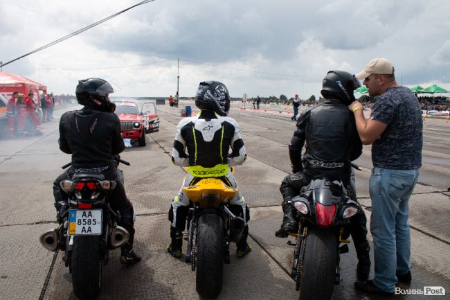 У Луцьку відбулися видовищні авто- і мотогонки. ФОТОРЕПОРТАЖ