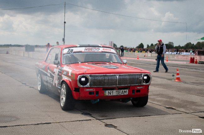 У Луцьку відбулися видовищні авто- і мотогонки. ФОТОРЕПОРТАЖ