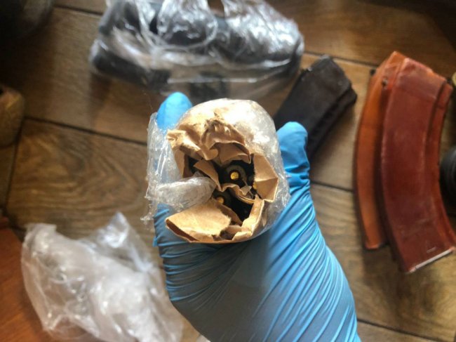 Волинські поліцейські затримали торговців зброєю. ФОТО