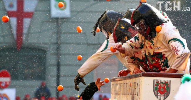 В Італії влаштували масову бійку апельсинами. ФОТО