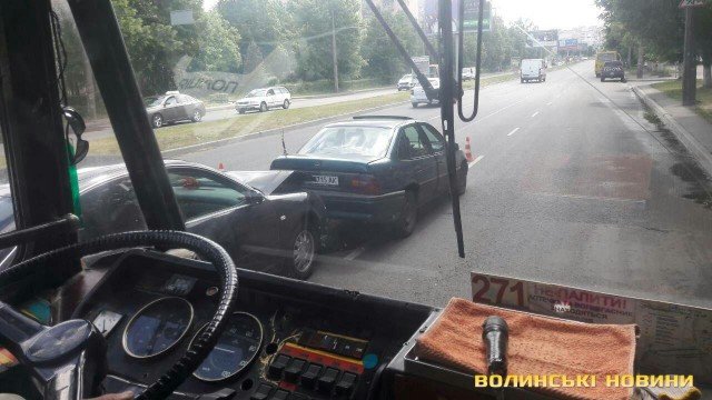 У Луцьку зіткнулися дві автівки. ФОТО