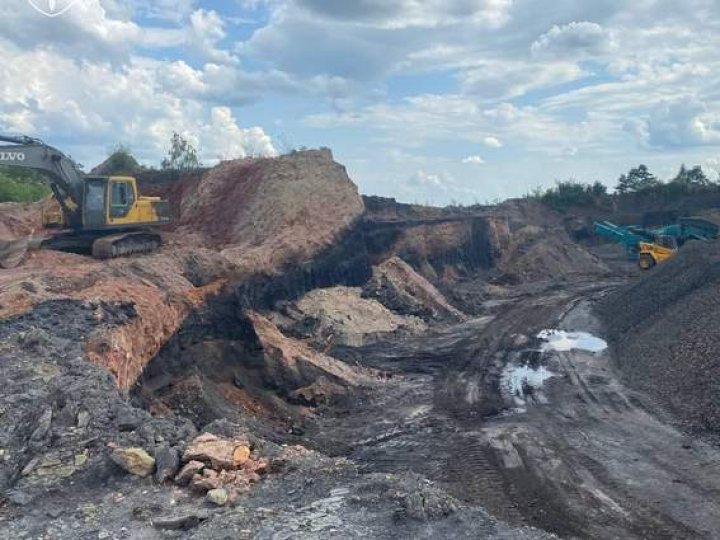 Львівська компанія під виглядом досліджень незаконно видобула 105 тис. тонн копалин на Волині 