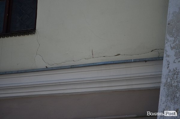 У Луцьку будинок Косачів тріщить по швах. ФОТО