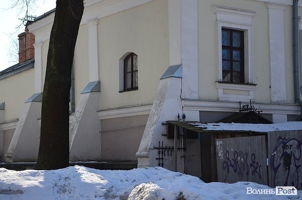 У Луцьку будинок Косачів тріщить по швах. ФОТО