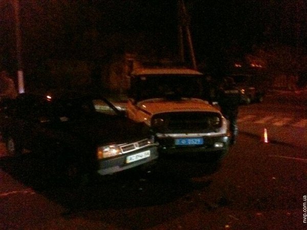 У Нововолинську міліціонери потрапили в аварію. ФОТО. ВІДЕО