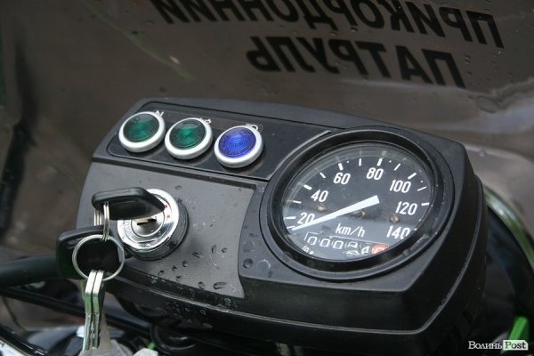 Луцьким прикордонникам надарували транспорту на 2,5 мільйона