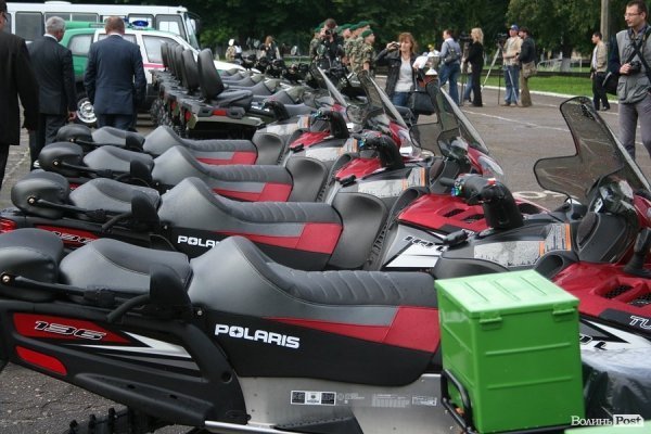 Луцьким прикордонникам надарували транспорту на 2,5 мільйона