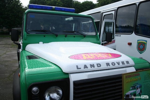 Луцьким прикордонникам надарували транспорту на 2,5 мільйона