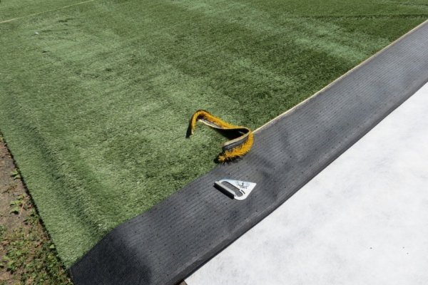 На стадіоні в Луцьку буде штучна трава. ФОТО