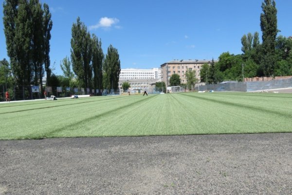 На стадіоні в Луцьку буде штучна трава. ФОТО