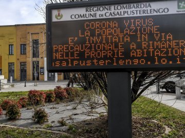 Закрили школи, магазини і держустанови: як живе охоплена коронавірусом Італія. ФОТО