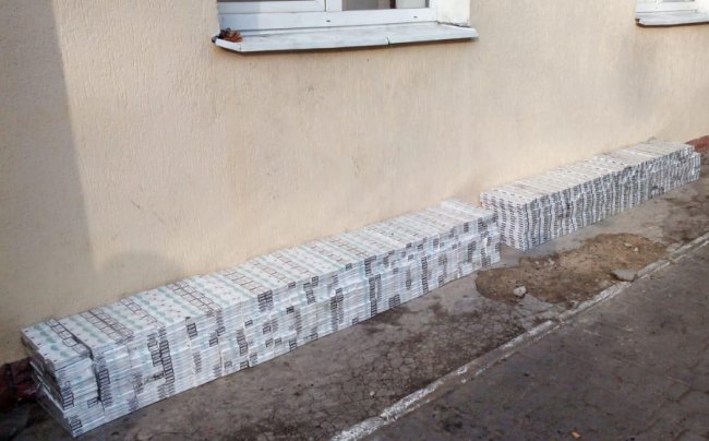 Контрабанду сигарет у поїзді на Волині знайшов собака. ФОТО