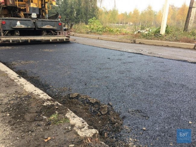 Новий асфальт знімається руками: волиняни бунтують проти браку