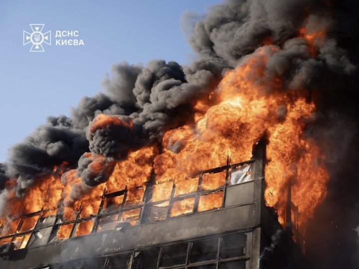 Росіяни масовано атакували Київ: загинули дві жінки, ще 16 людей - постраждали