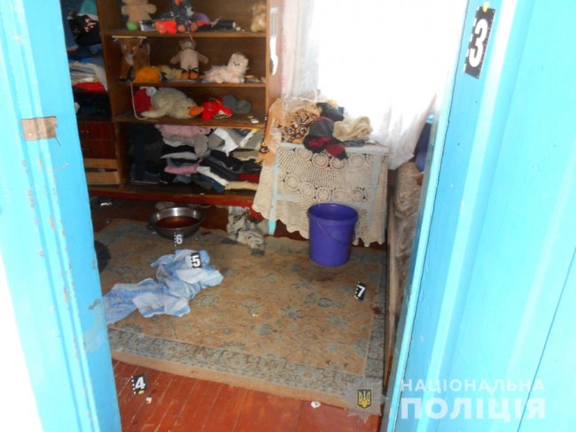 На Рівненщині син до смерті кочергою побив матір