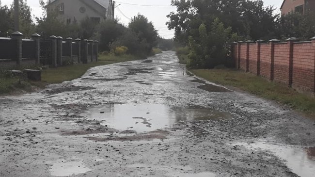 У селі під Луцьком ремонтують аварійну вулицю. ФОТО