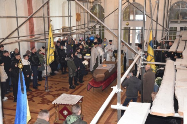 Скорботний день: у Луцьку поховали двох полеглих Героїв