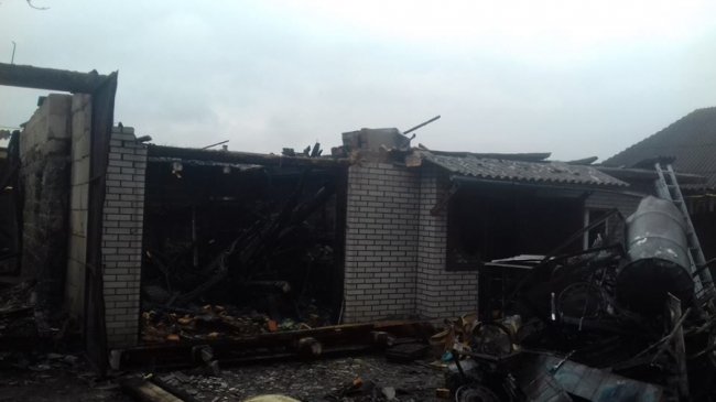 У місті на Волині горіла господарська будівля. ФОТО