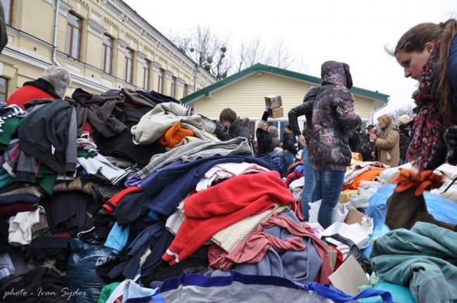 Церква, медики, тіла: священик з Волині показав трагічні кадри з протистояння на Майдані 5-річної давності