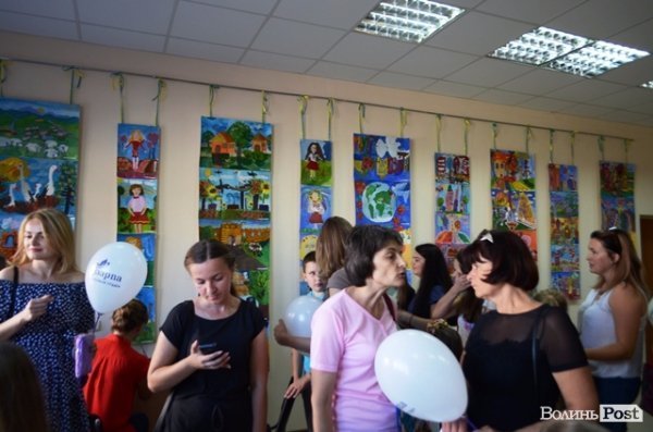 Виставка дитячих картин «Україна майбуття». ФОТО