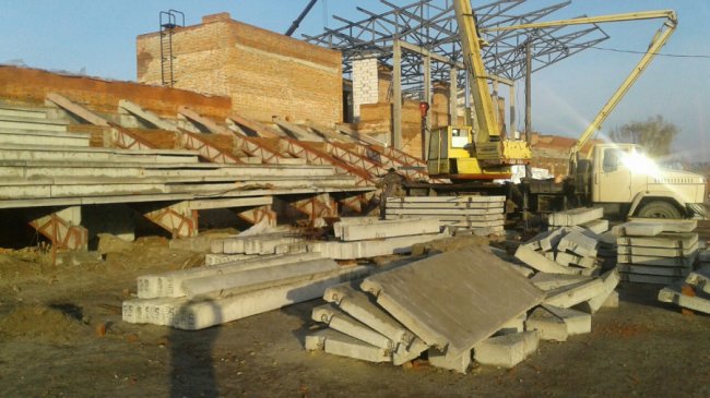 У Ковелі триває реконструкція стадіону «Локомотив». ФОТО