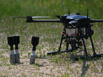 Українська компанія створила ударний дрон, який стійкий до впливу РЕБ