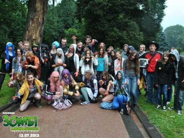 Львовом розгулювали зомбі. ФОТО. ВІДЕО