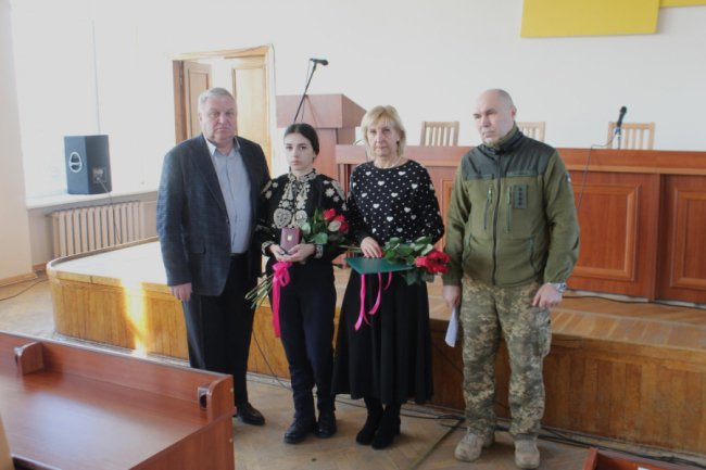 Дружині загиблого снайпера з Волині вручили посмертну нагороду чоловіка. ФОТО