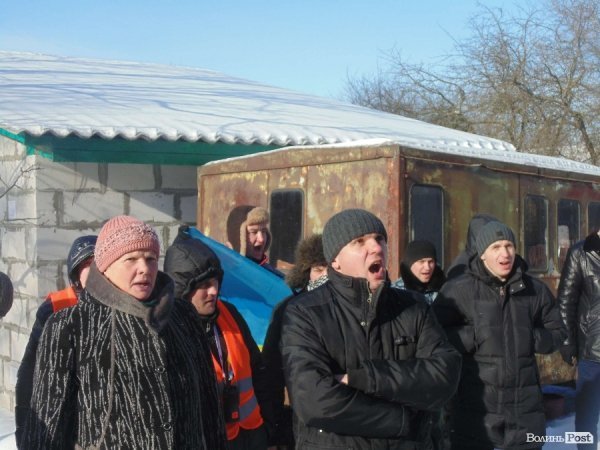 Як волинські автомайданівці пікетували маєтки регіоналів. ФОТО. ВІДЕО