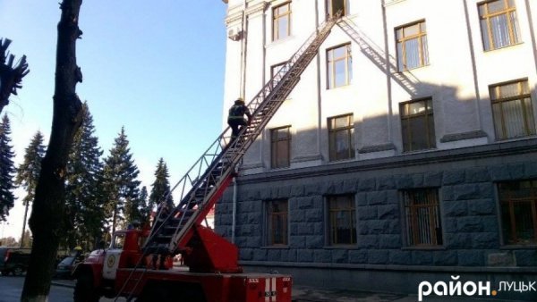 У центрі Луцька - несправжня пожежа. ФОТО