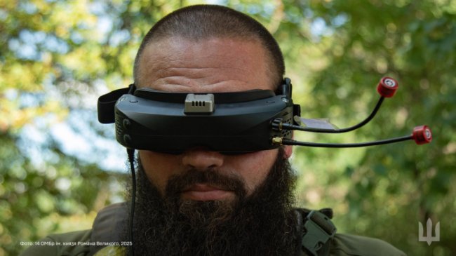 «Відпочиваю рідко, так час швидше минає», - найрезультативніший дронар волинської бригади