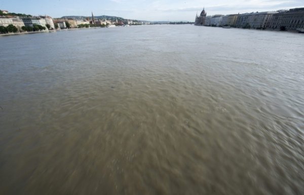 Вулиці Будапешта перетворилися на річки. ФОТО. ВІДЕО