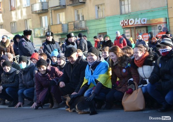 У Луцьку на Євромайдані – навіть собаки. ФОТО