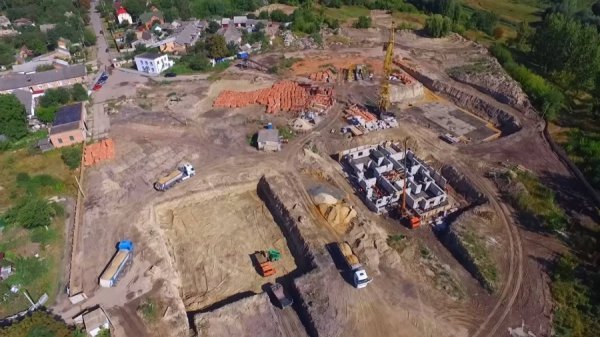 Як будують новий житловий квартал у Луцьку: зйомка з висоти пташиного польоту. ФОТО. ВІДЕО
